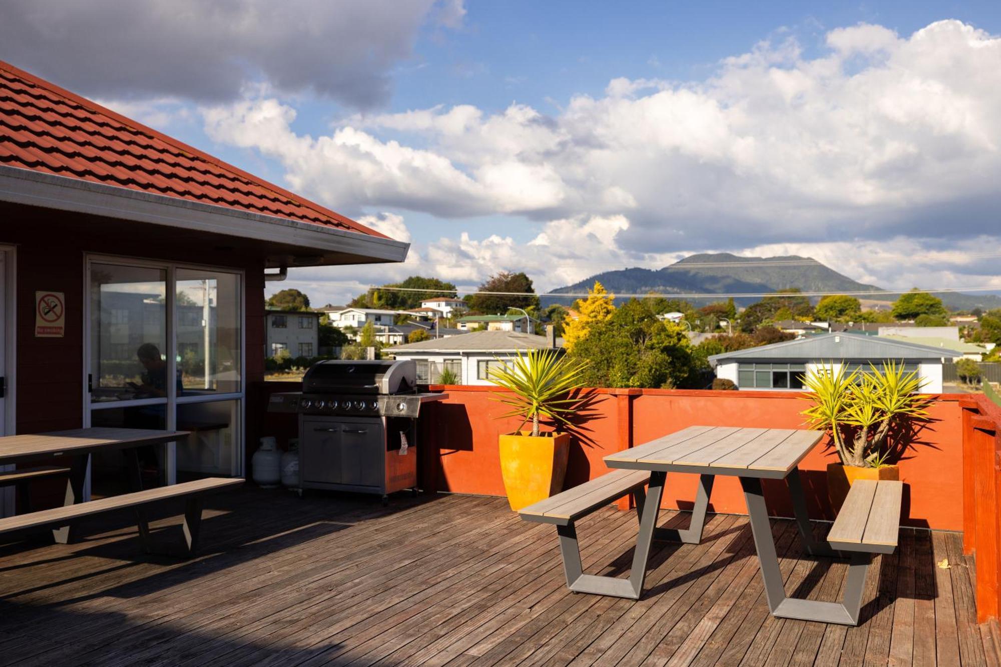 Albergue Haka House Lago Taupo Exterior foto